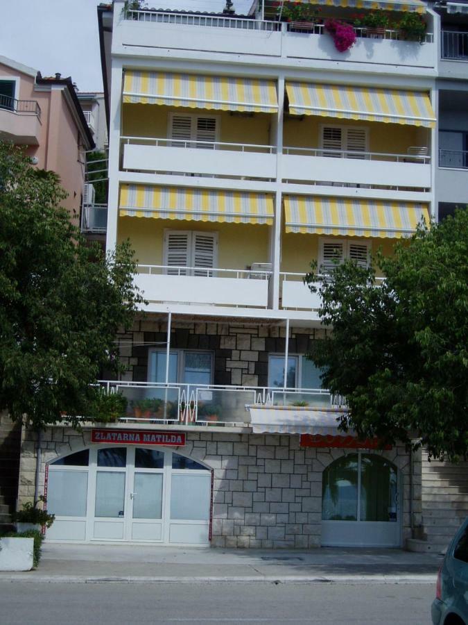 Apartments And Rooms Niksa Podgora Exterior photo